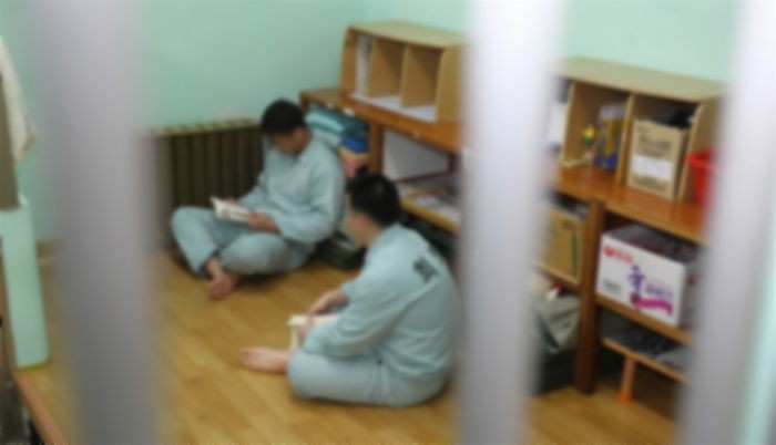 교도소서 펜팔로 이어진 ‘죄수커플’, 출소 후 함께 도둑질