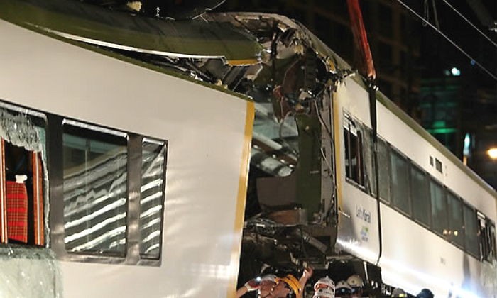 전남 여수서 무궁화호 열차 탈선…1명 사망·8명 부상