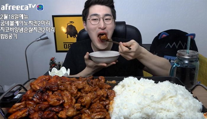 아프리카 TV ‘먹방’으로 억대 연봉 버는 인기 BJ 7명