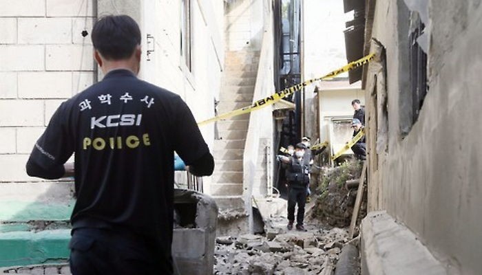 공장 화장실 콘크리트 바닥 밑에서 백골 시신 발견