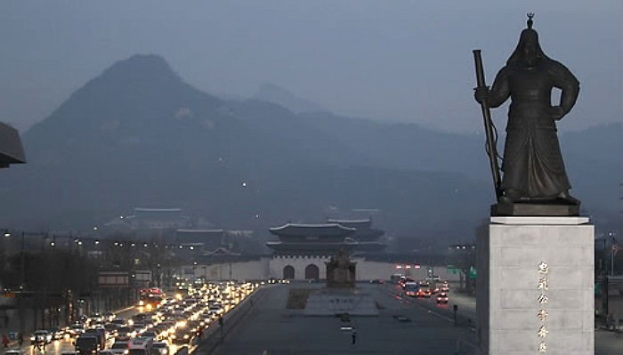 이순신 장군 동상이 ‘세종로’에 설치된 이유