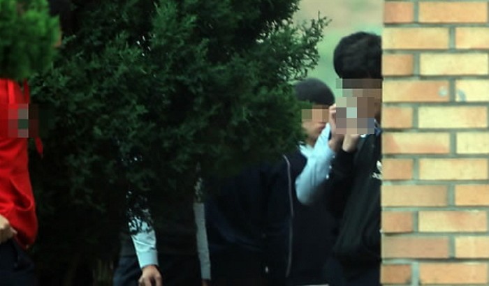 나는 아직도 ‘못생겼다’고 괴롭히던 너의 ‘페북’에 들어간다