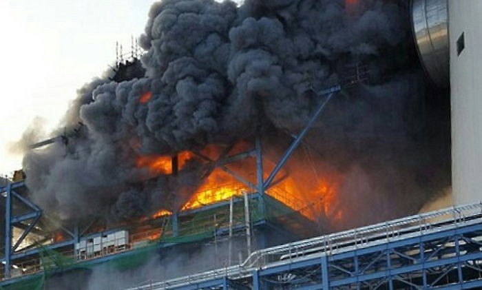 “태안화력발전소 공사장서 불”…소방당국 진화 중