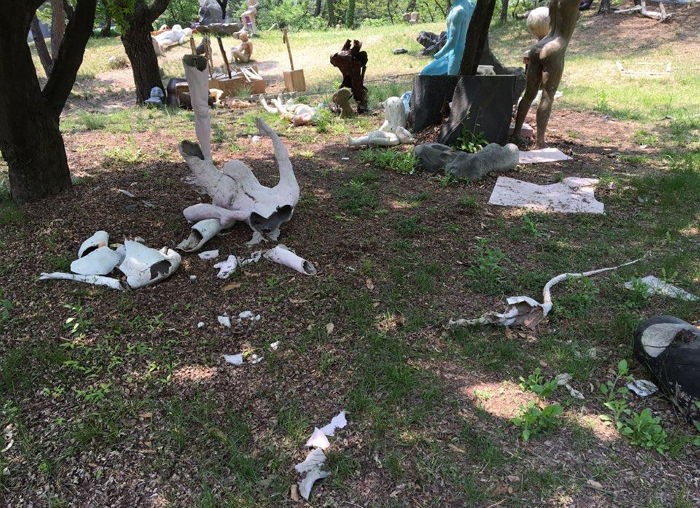 미대생이 1년간 만든 조각 작품 박살낸 서울대생