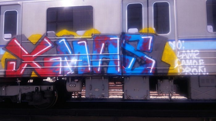 인천 지하철 전동차에 그려진 ‘의문의 그래피티’ (사진)