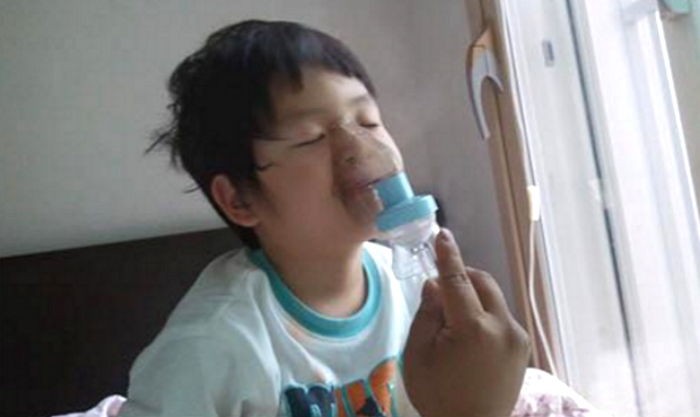 “아빠, 왜 난 멋진 사진이 없어?” 옥시 피해 아동의 눈물