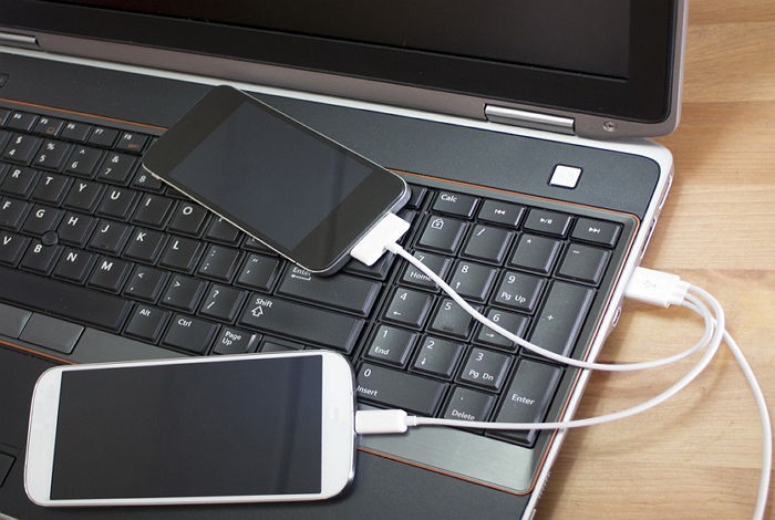 카페·공항서 스마트폰 충전 하면 해킹 당할 수 있다