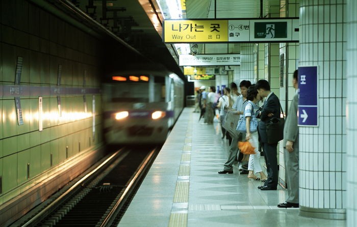 여름철 ‘지하철’ 타면 눈치보게 되는 5가지 순간