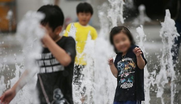 오늘도 ‘불볕더위’ 계속…“미세먼지 심해요”