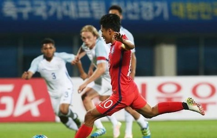 ‘이승우 골’ 한국 U-18 축구, 잉글랜드에 2-0 완승