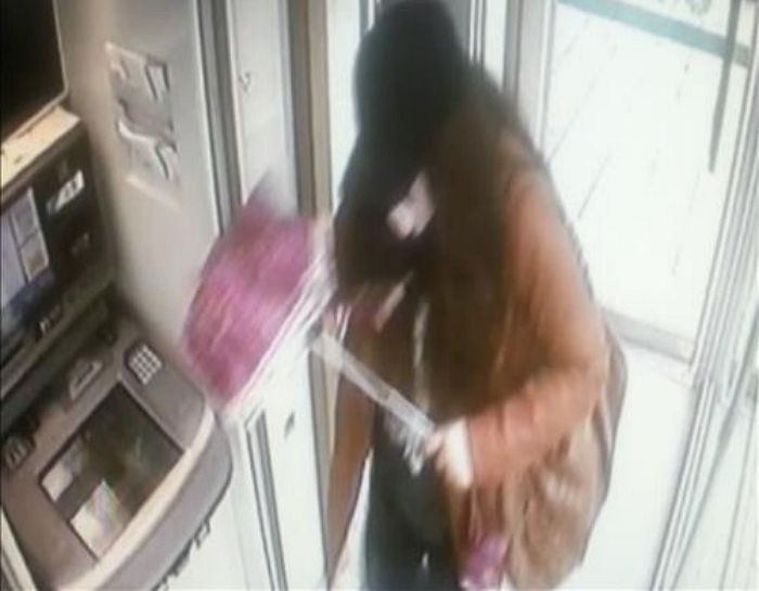 가발·마스크 동원해 도둑질한 ‘전과 10범’ 주부...‘징역 10개월’