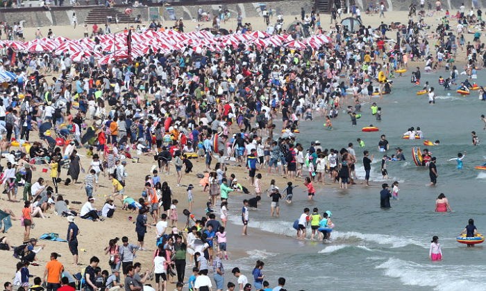 찜통 더위에 인파 몰린 해운대 해수욕장 상황 (사진)