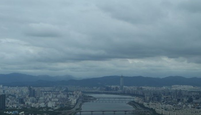 현충일인 내일(6일) 구름 많고 남부지방 흐리거나 비