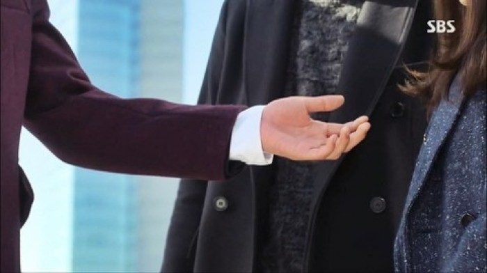 손 내미는 모양으로 알아보는 성격 유형 4가지
