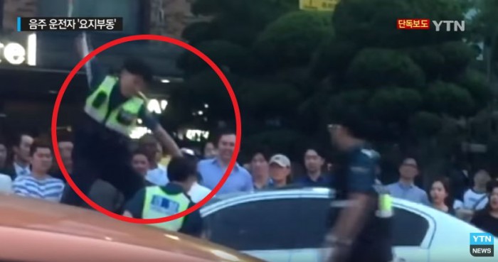 ‘음주측정’ 거부하자 차유리 깨고 ‘공권력’ 집행하는 경찰들 (영상)