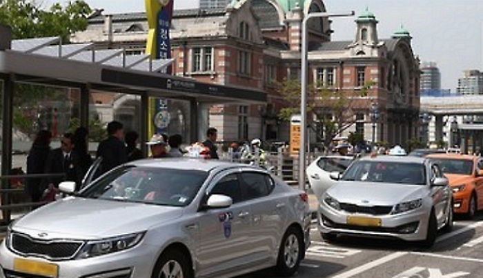 돌로 60대 택시기사 머리 마구 내리친 중학생들