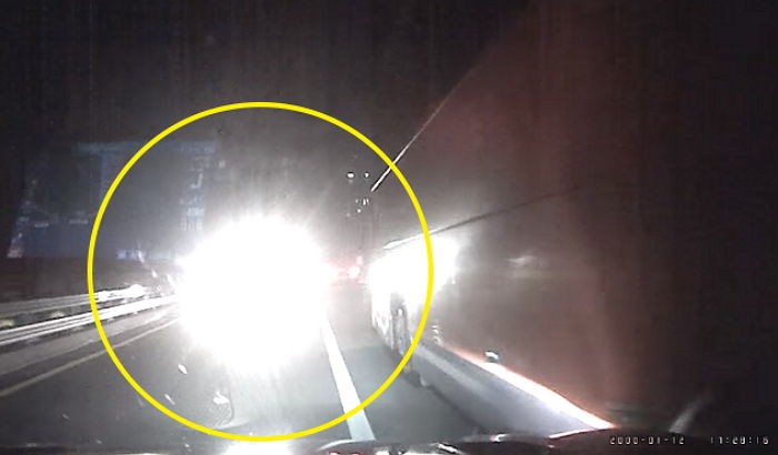 “고속도로 역주행 차량 때문에 죽을뻔 했습니다” (영상)