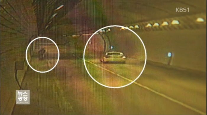 순찰차에 치여 숨진 남성...8분 전 다른 순찰차가 지나쳐갔다