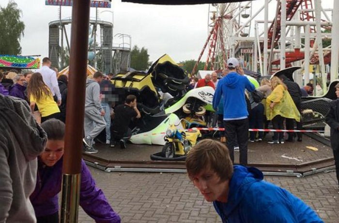 운행 중 6m 아래로 추락한 ‘롤러코스터’의 참혹한 사고 현장 (영상)