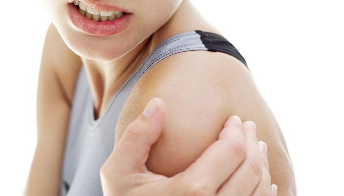 손쉽게 확인할 수 있는 ‘굽은 어깨’ 자가진단법