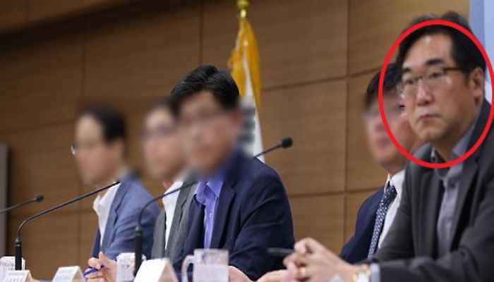 교육부 고위 공무원 “민중은 개·돼지와 같다…먹고 살게만 해주면 돼”