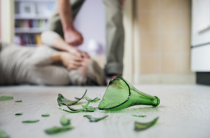 아내 폭행 후 구속되지 않은 남편이 끝내 아내를 죽였다