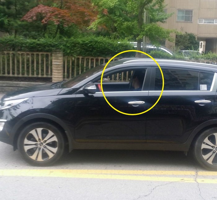 대낮에 ‘떡실신’해 도로 한복판서 잠든 ‘만취 청년’