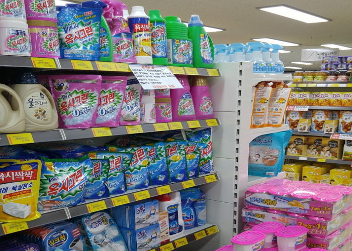불매운동에도 마트에서 여전히 잘 팔리고 있는 ‘옥시’ 제품