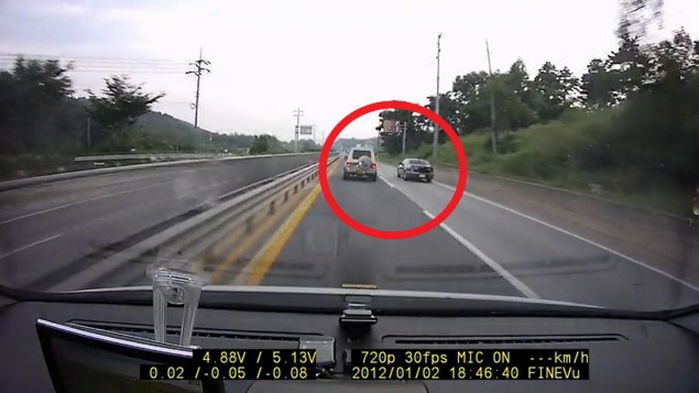 ‘심정지 환자’ 실은 구급차 앞길 끝까지 막은 운전자 (영상)