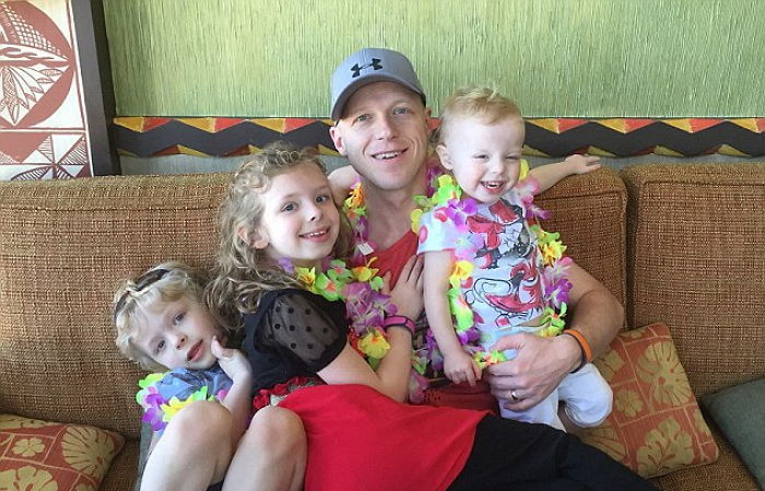 막내딸 치료비를 못 구한 부모가 아들딸 3명과 자살했다