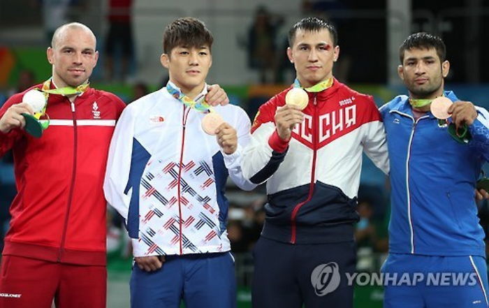 김현우 꺾은 러시아 선수 또 ‘판정논란’...결국 금메달