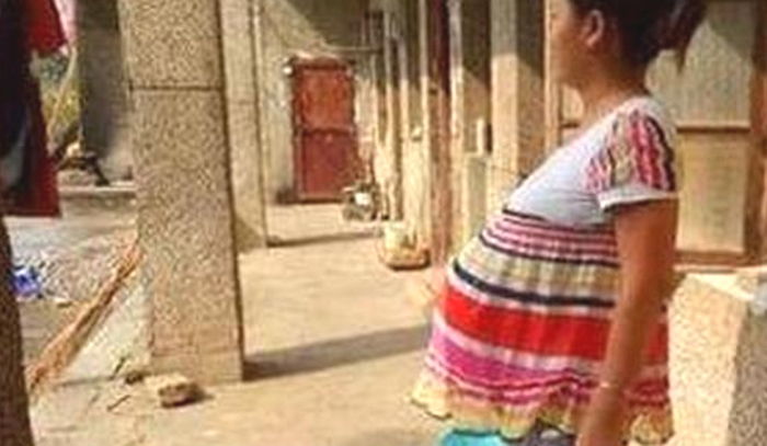 임신한지 17개월이 지났는데 아직도 출산 못한 여성