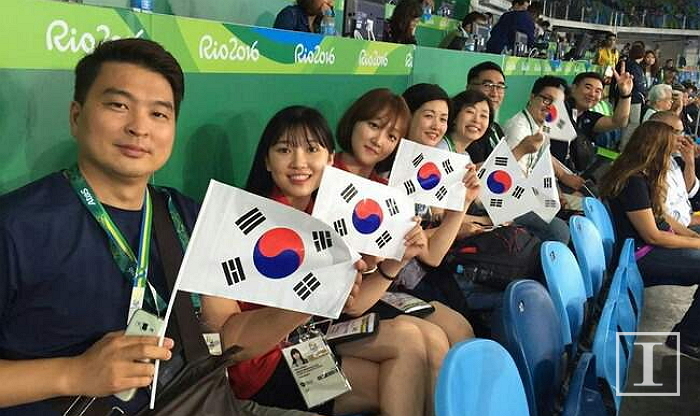 올림픽 대표팀 응원 위해 리우 간 맥도날드 알바생들