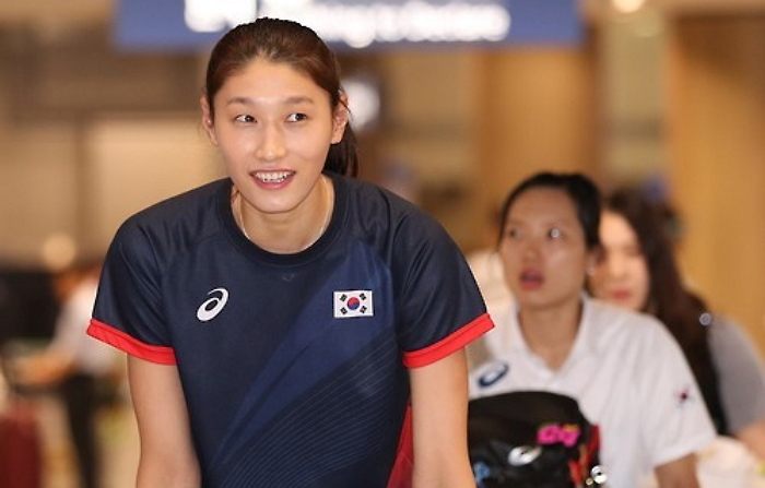 귀국한 김연경 “경기에만 집중할 수 있는 상황 아니었다” 쓴소리