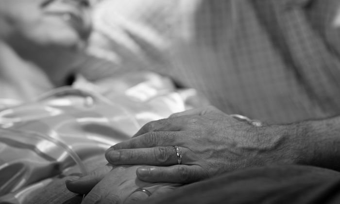 60년 함께 산 아내 숨지자 스스로 목숨 끊은 할아버지