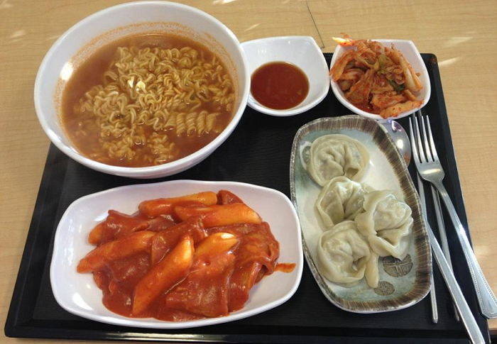 인하대 가면 꼭 먹어봐야 하는 ‘500원 라면’ 세트메뉴