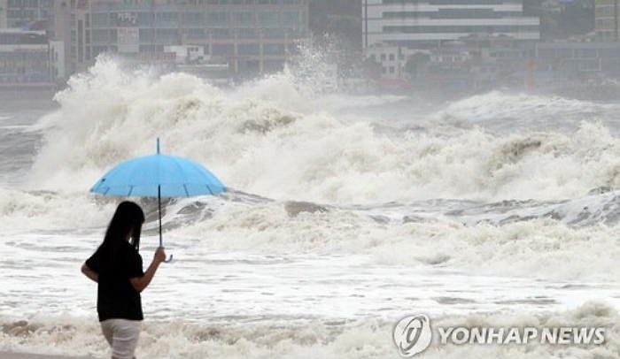 12호 태풍 북상…남부 호우 특보, 중서부도 낮 한때 소나기