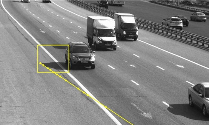 ‘그림자’가 차선 넘었다는 이유로 과태료 문 운전자