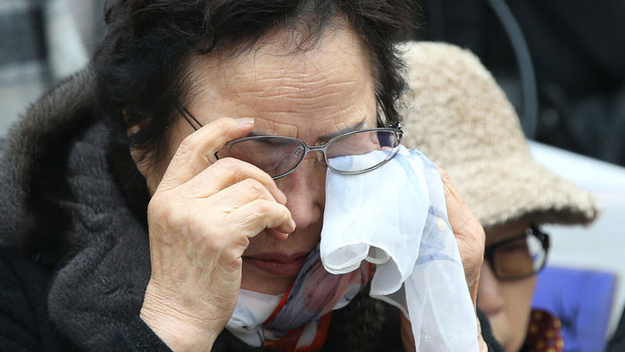 ‘위안부’ 할머니들 “위안부 합의는 박 대통령의 대국민 사기극”