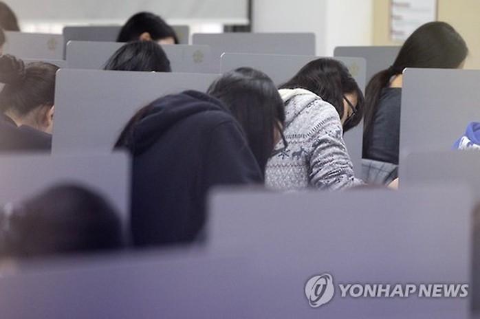 “수능 D-63일” 추석도 잊은 채 공부하는 고3 수험생들