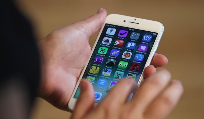 아이폰7 ‘국내 1호’ 사용자 탄생…유심 들고 일본서 개통