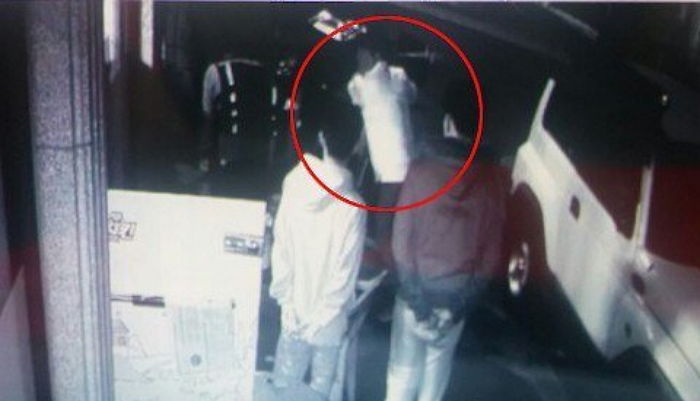 알바생 잠깐 졸았다고 무차별 폭행한 치킨집 사장