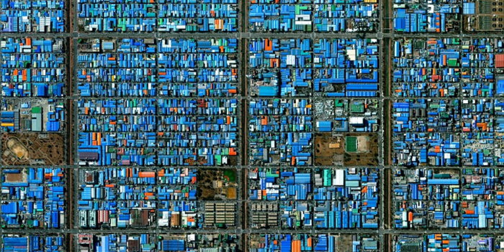 우주에서 바라본 '파란색 지붕' 시화공단 (사진 10장) - 인사이트