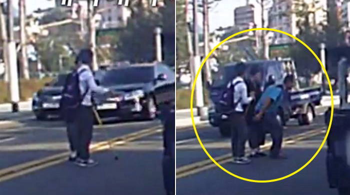 절뚝거리며 길 건너는 할머니 업어준 ‘트럭 운전자’ (영상)