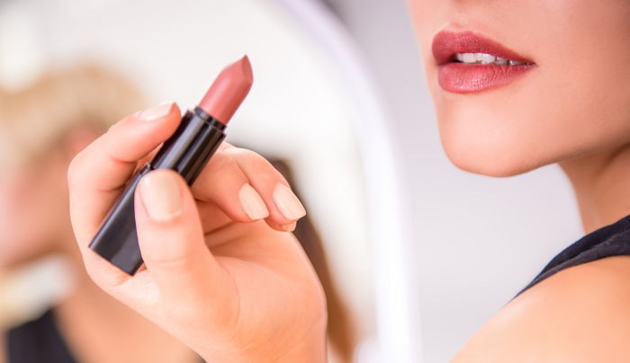 ‘립스틱’ 사용 모양으로 알아보는 당신의 성격 7가지