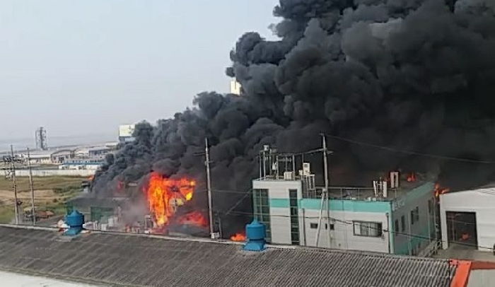 <속보> 울산 화학공장서 ‘폭발’ 사고…인명피해 확인중