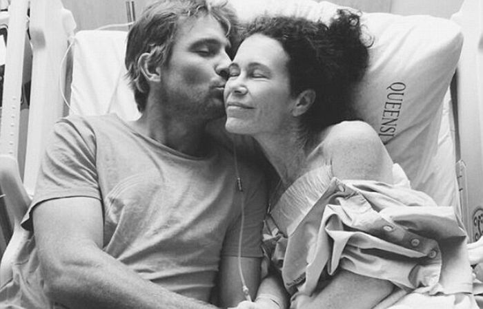 시한부 아내에게 달콤 입맞춤 하는 남편