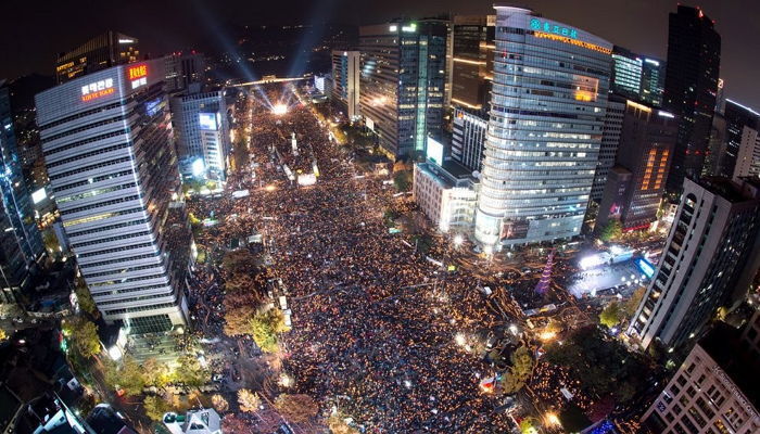 촛불집회 주최측 “오는 토요일 전국에서 200만명 모인다”