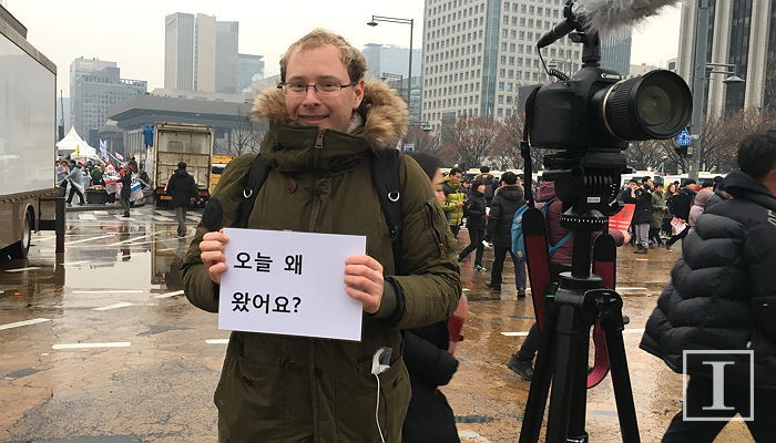 시위 집회 문화 다큐 찍으러 온 미국인이 한 말