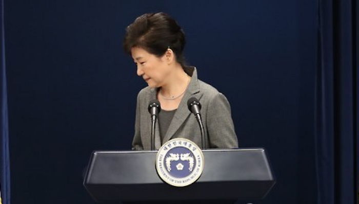 끝까지 ‘책임’ 미룬 박근혜 대통령의 세번째 대국민 담화